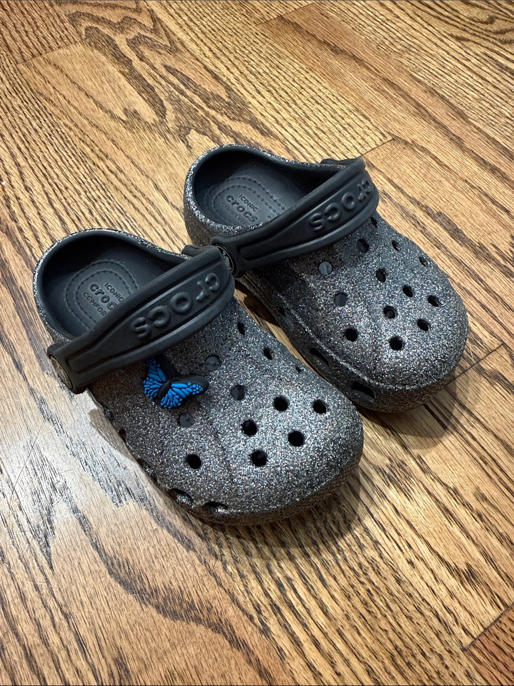 CROCS Kids Glitter Clog with Blue Butterfly Accent - Black/Silver Glitter Size 8